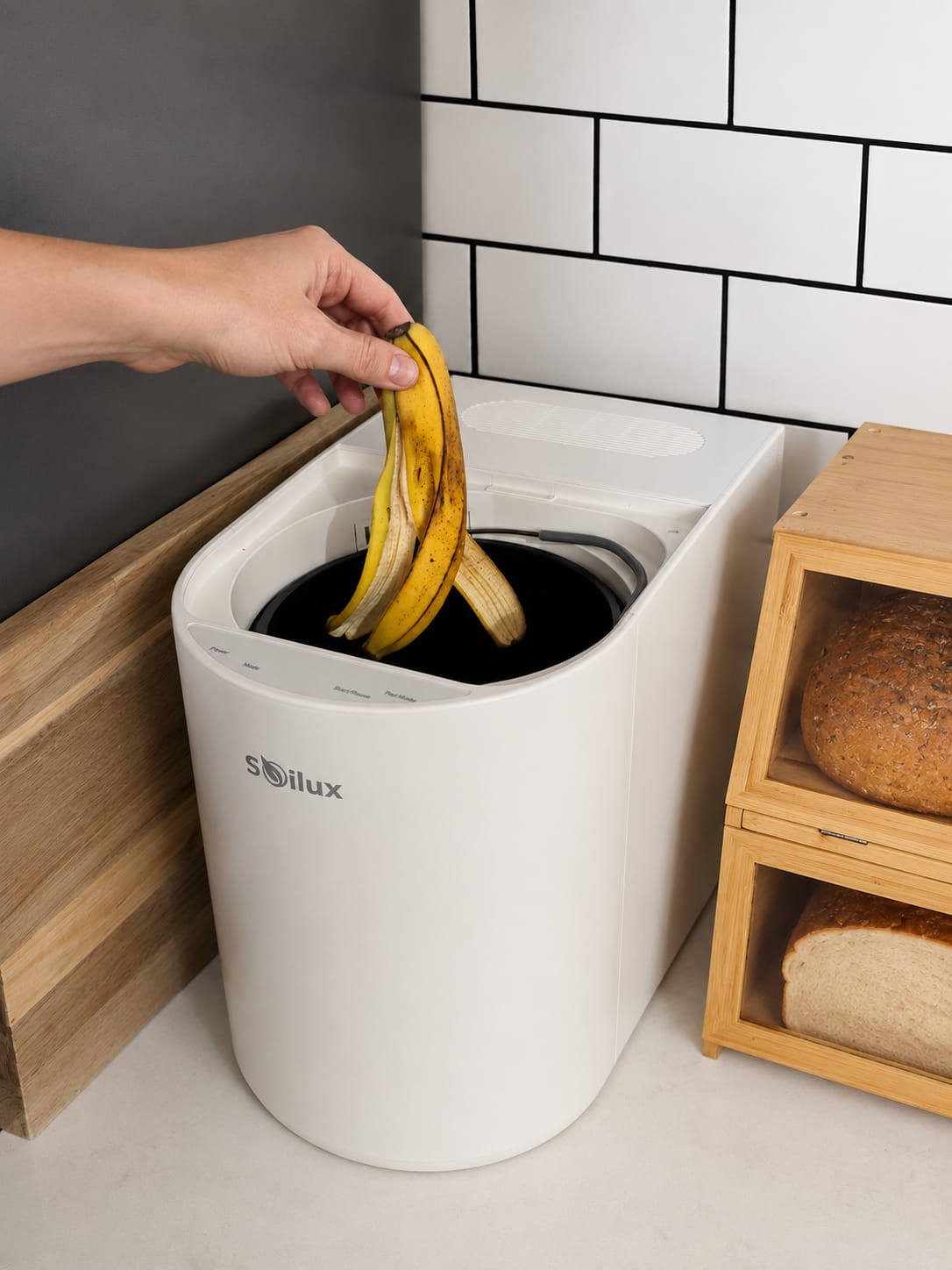 Soilux Lux 450 processing kitchen food scraps